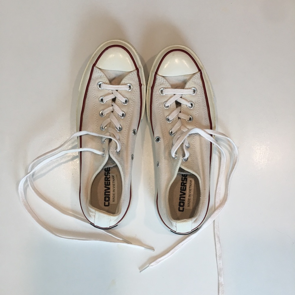 Converse white and red size 8.5 like new